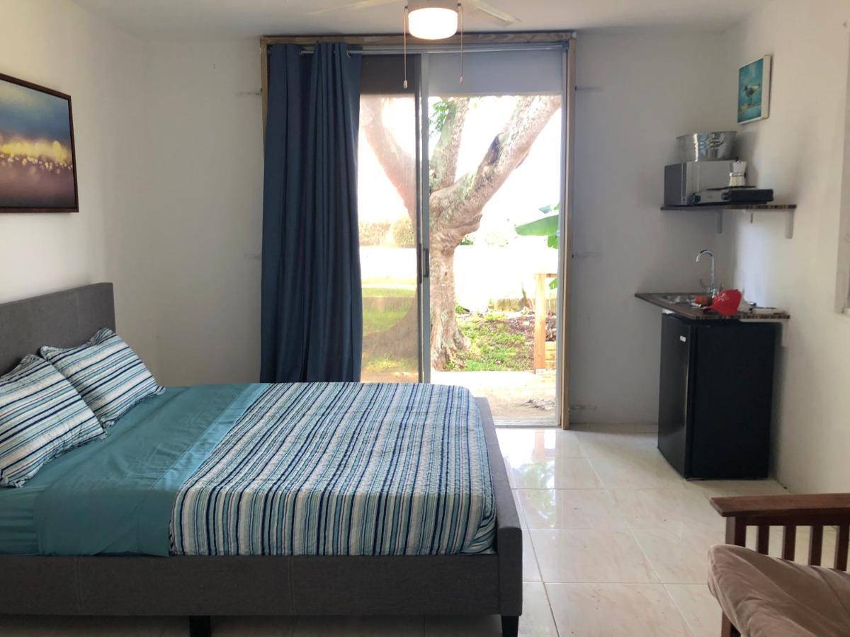Las Olas Beach Apartments Аресибо Экстерьер фото