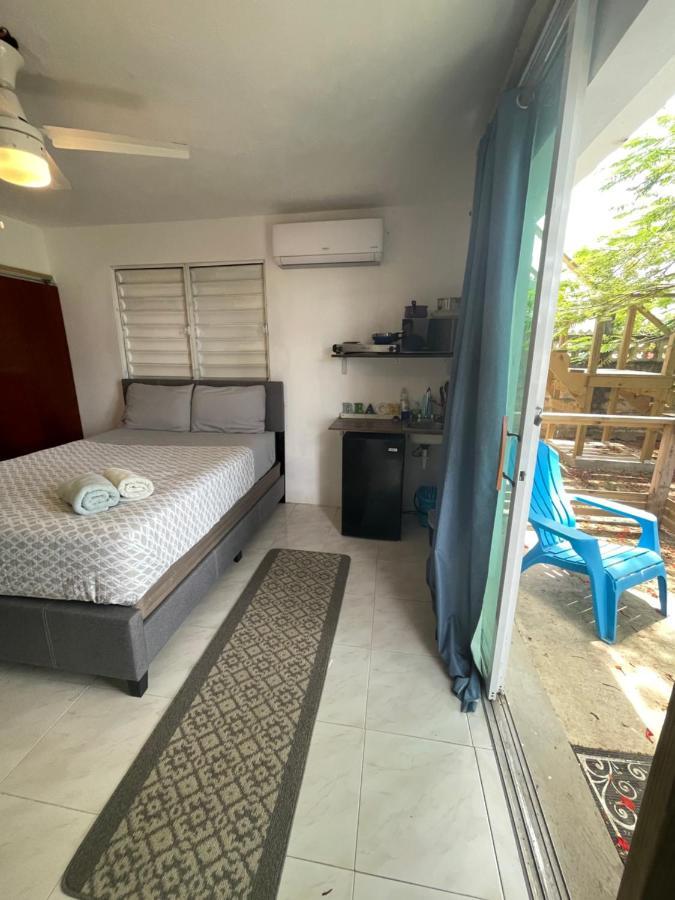 Las Olas Beach Apartments Аресибо Экстерьер фото