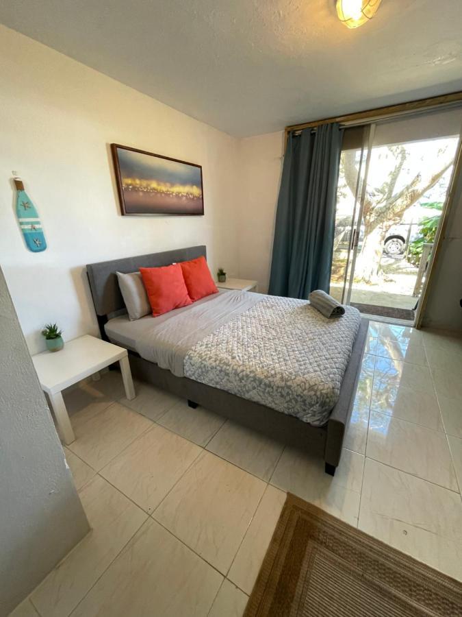 Las Olas Beach Apartments Аресибо Экстерьер фото