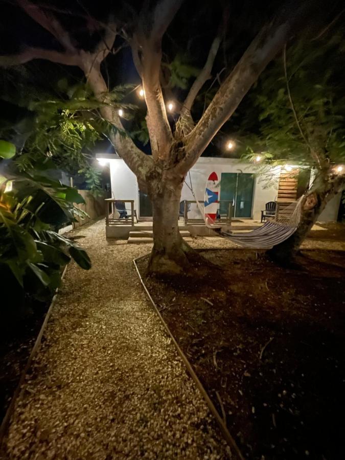Las Olas Beach Apartments Аресибо Экстерьер фото