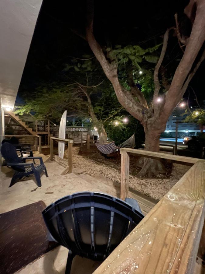 Las Olas Beach Apartments Аресибо Экстерьер фото
