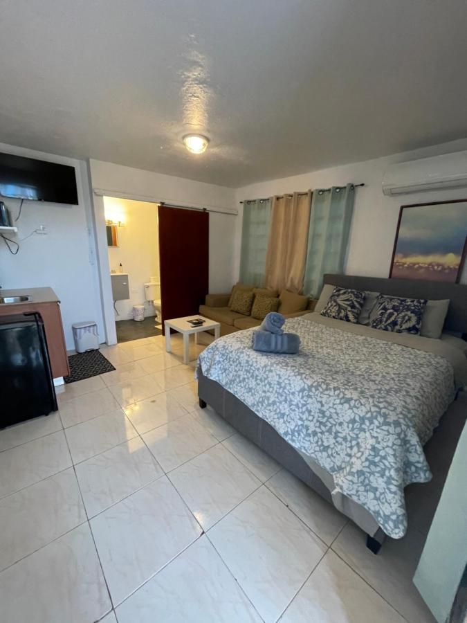 Las Olas Beach Apartments Аресибо Экстерьер фото
