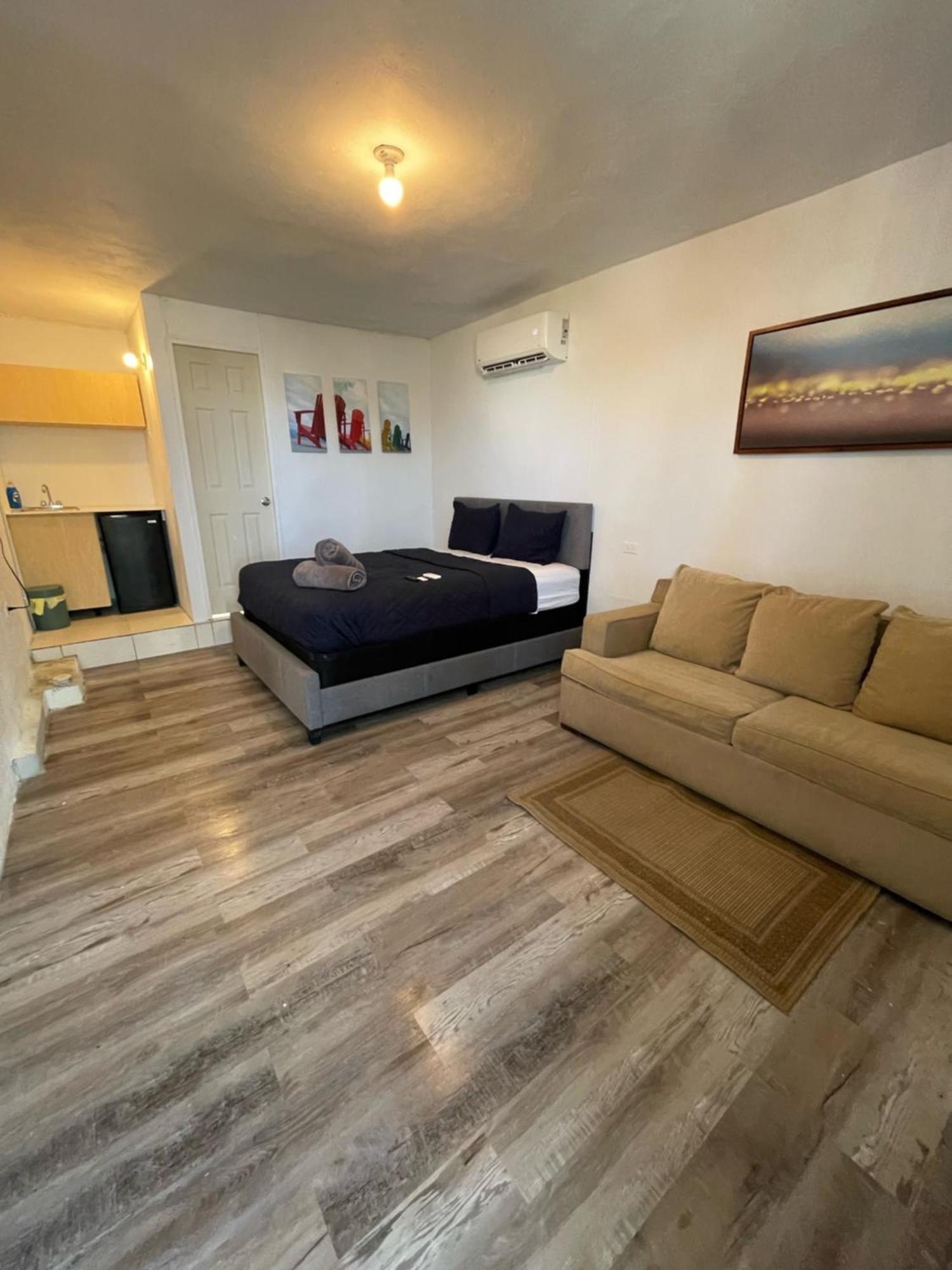Las Olas Beach Apartments Аресибо Экстерьер фото